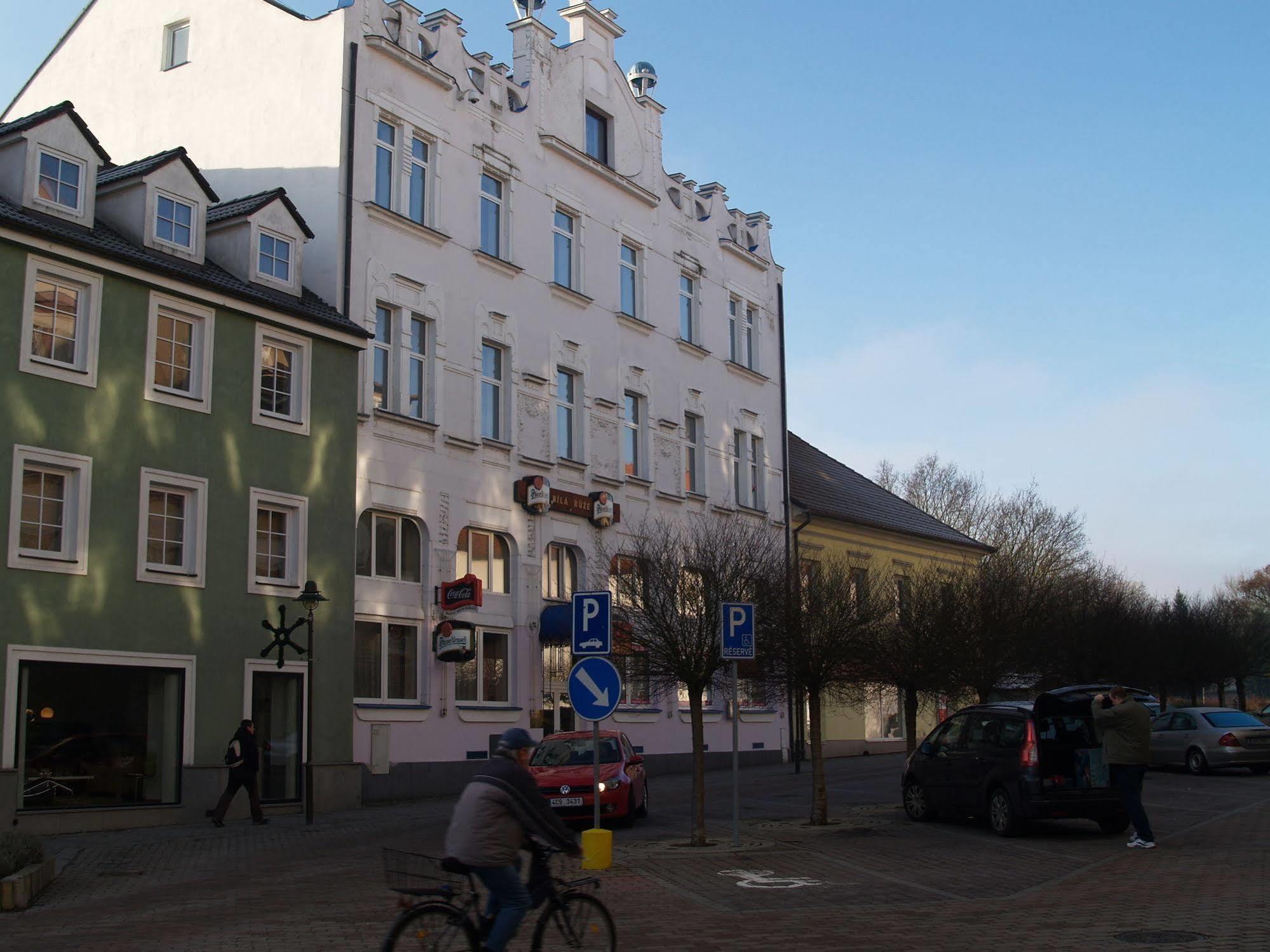 Hotel Bila Ruze Strakonice Exterior photo